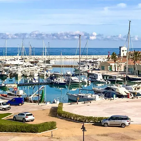 Alba Living Hotel 3*